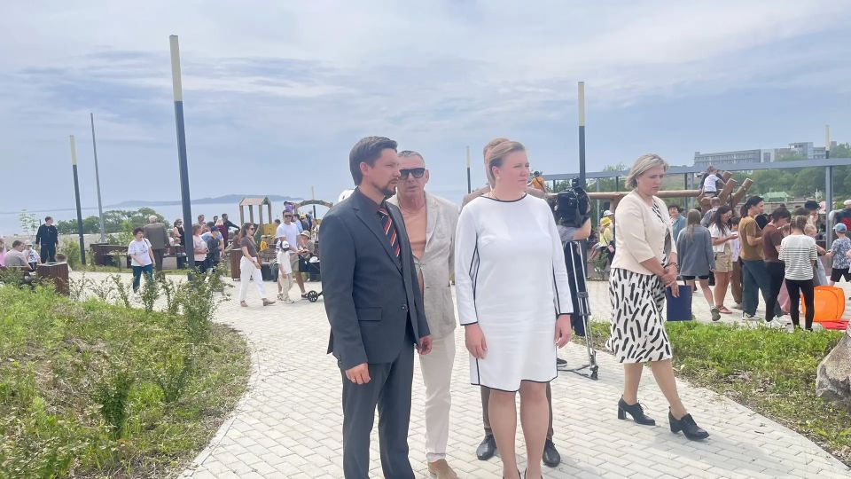 В день защиты детей в Большом Камне открыли парк «Андреевский» В день защиты детей в Большом Камне открыли парк «Андреевский»