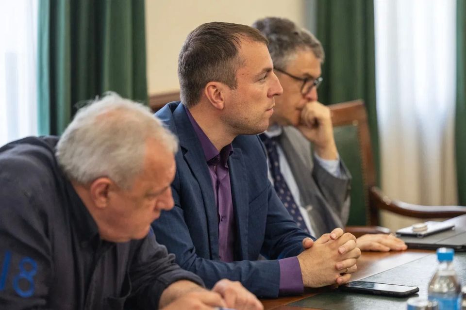 Константин Шестаков: Поприветствовал Ирину Журбу – нового руководителя филиала Государственного фонда «Защитники Отечества» по Приморскому краю Константин Шестаков: Поприветствовал Ирину Журбу – нового руководителя филиала Государственного фонда «Защитники Отечества» по Приморскому краю