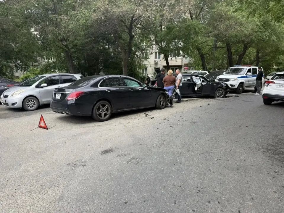 Полицейские устанавливают местонахождение мужчины, скрывшегося с места автоаварии, произошедшей в Первореченском районе Владивостока Полицейские устанавливают местонахождение мужчины, скрывшегося с места автоаварии, произошедшей в Первореченском районе Владивостока