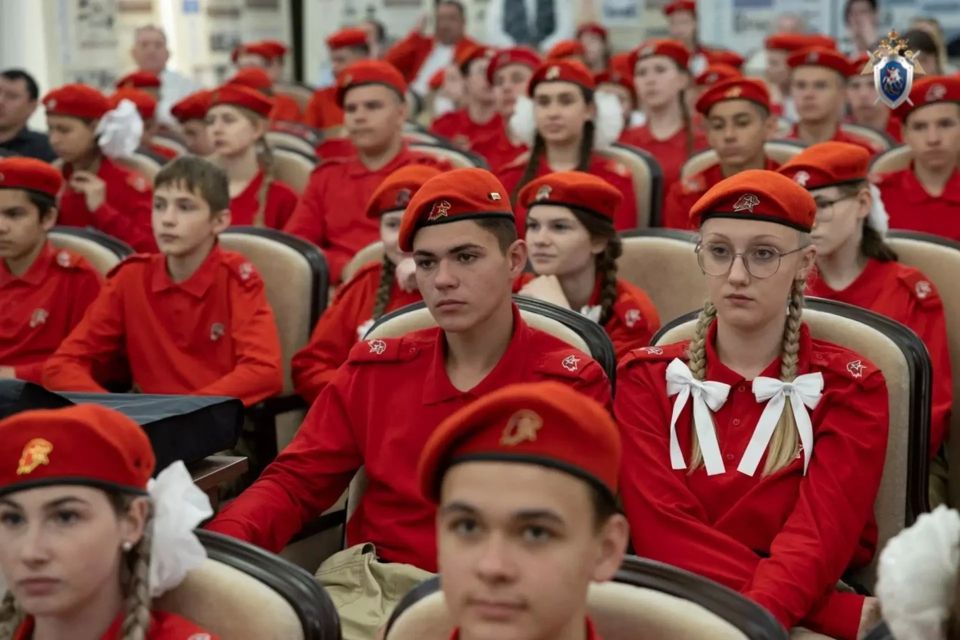 Руководитель СКР Приморья принял участие в торжественном мероприятии, посвященном 10-летию движения «ЮНАРМИЯ» Руководитель СКР Приморья принял участие в торжественном мероприятии, посвященном 10-летию движения «ЮНАРМИЯ»