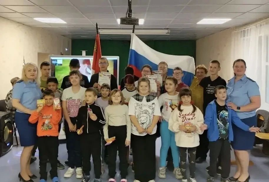 В преддверии Дня России сотрудники прокуратуры Приморского края приняли участие в ряде праздничных и просветительских мероприятий, направленных на патриотическое воспитание подрастающего поколения В преддверии Дня России сотрудники прокуратуры Приморского края приняли участие в ряде праздничных и просветительских мероприятий, направленных на патриотическое воспитание подрастающего поколения