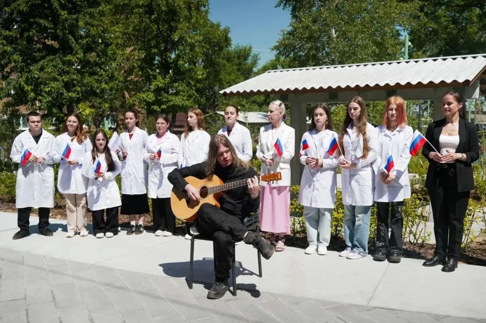 С ДНЕМ РОССИИ, ВОИНЫ!. Поздравить участников и ветеранов СВО в Центр реабилитации «Близкие» Первой городской пришли студенты и преподаватели ТГМУ С ДНЕМ РОССИИ, ВОИНЫ!. Поздравить участников и ветеранов СВО в Центр реабилитации «Близкие» Первой городской пришли студенты и преподаватели ТГМУ