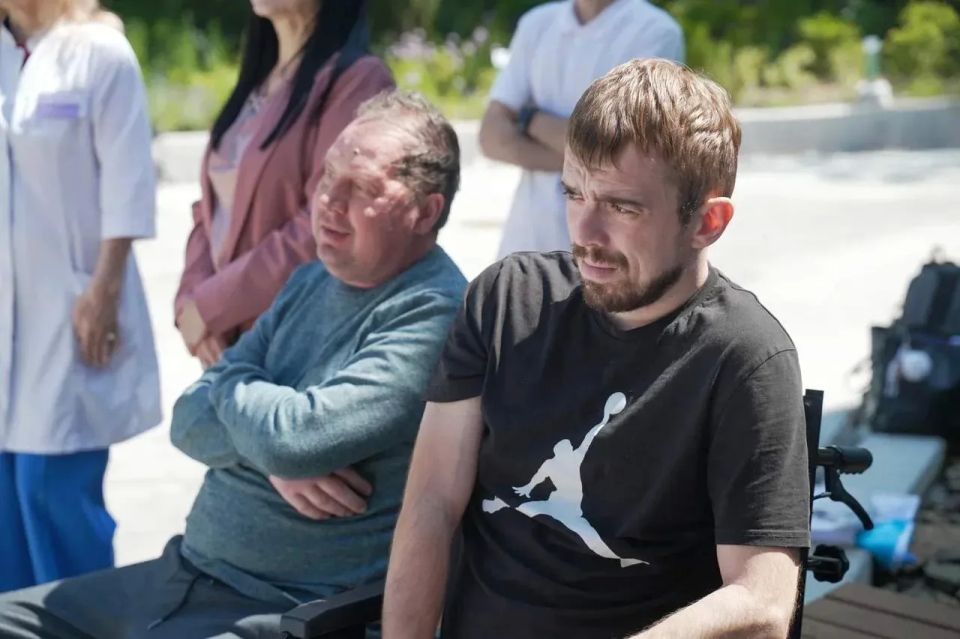 С ДНЕМ РОССИИ, ВОИНЫ!. Поздравить участников и ветеранов СВО в Центр реабилитации «Близкие» Первой городской пришли студенты и преподаватели ТГМУ С ДНЕМ РОССИИ, ВОИНЫ!. Поздравить участников и ветеранов СВО в Центр реабилитации «Близкие» Первой городской пришли студенты и преподаватели ТГМУ