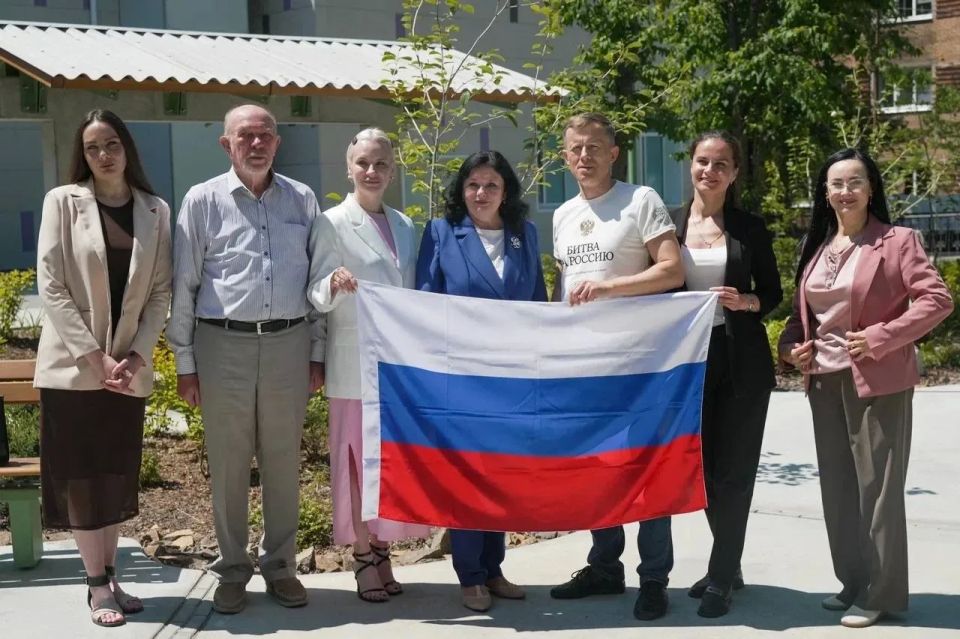 С ДНЕМ РОССИИ, ВОИНЫ!. Поздравить участников и ветеранов СВО в Центр реабилитации «Близкие» Первой городской пришли студенты и преподаватели ТГМУ С ДНЕМ РОССИИ, ВОИНЫ!. Поздравить участников и ветеранов СВО в Центр реабилитации «Близкие» Первой городской пришли студенты и преподаватели ТГМУ