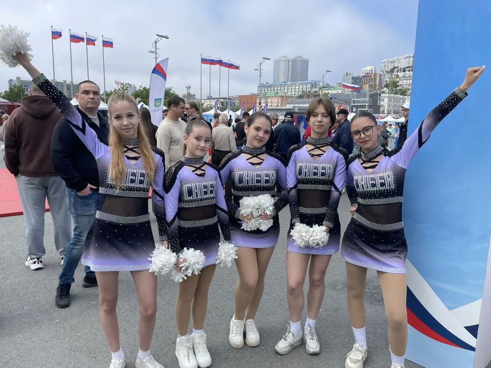 Спортивный праздник под знаменами федераций: Владивосток встретил День России Спортивный праздник под знаменами федераций: Владивосток встретил День России