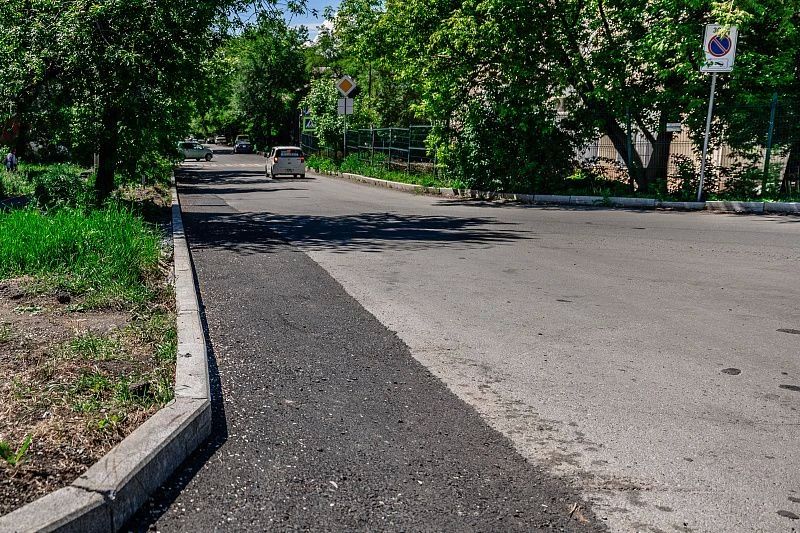 На улице Волховской во Владивостоке благоустроили тротуары и отремонтировали дорогу На улице Волховской во Владивостоке благоустроили тротуары и отремонтировали дорогу