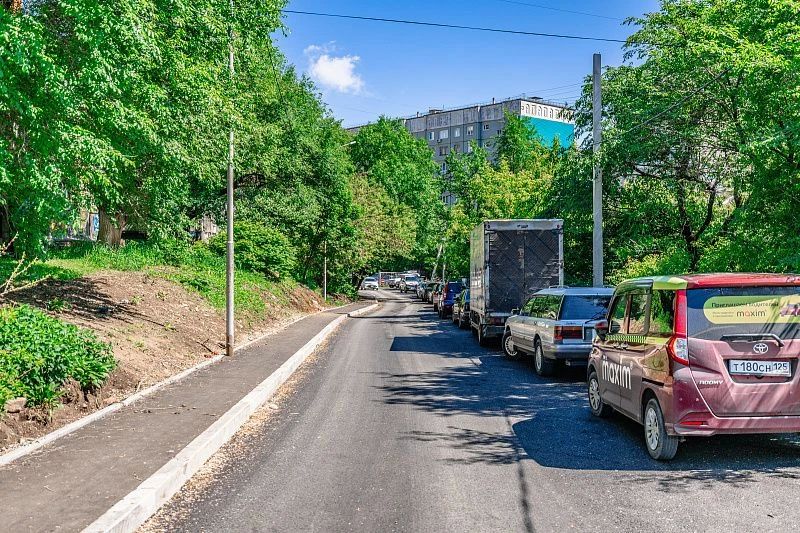 На улице Волховской во Владивостоке благоустроили тротуары и отремонтировали дорогу На улице Волховской во Владивостоке благоустроили тротуары и отремонтировали дорогу