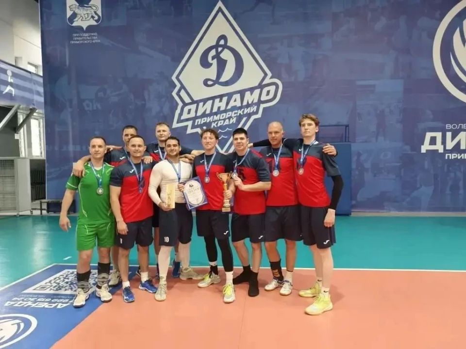 11 июня в спорткомплексе "Динамо" завершился чемпионат ПСО "Динамо" по волейболу среди коллективов физической культуры, который собрал 8 сборных команд 11 июня в спорткомплексе "Динамо" завершился чемпионат ПСО "Динамо" по волейболу среди коллективов физической культуры, который собрал 8 сборных команд