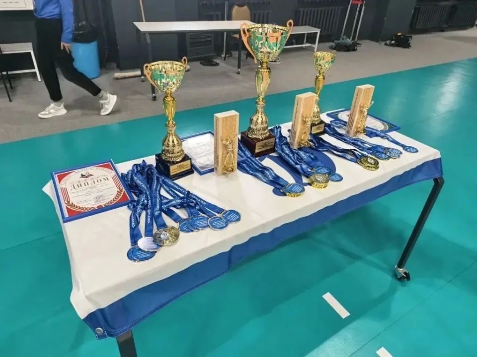 11 июня в спорткомплексе "Динамо" завершился чемпионат ПСО "Динамо" по волейболу среди коллективов физической культуры, который собрал 8 сборных команд 11 июня в спорткомплексе "Динамо" завершился чемпионат ПСО "Динамо" по волейболу среди коллективов физической культуры, который собрал 8 сборных команд