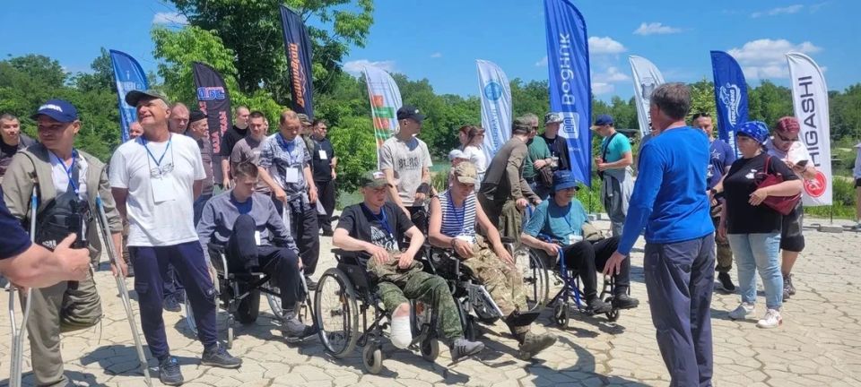 Спорт и единство: в парке «Озера» прошли соревнования «СВОи на рыбалке» Спорт и единство: в парке «Озера» прошли соревнования «СВОи на рыбалке»