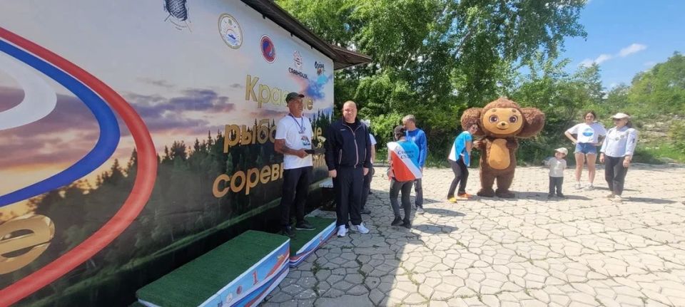Спорт и единство: в парке «Озера» прошли соревнования «СВОи на рыбалке» Спорт и единство: в парке «Озера» прошли соревнования «СВОи на рыбалке»