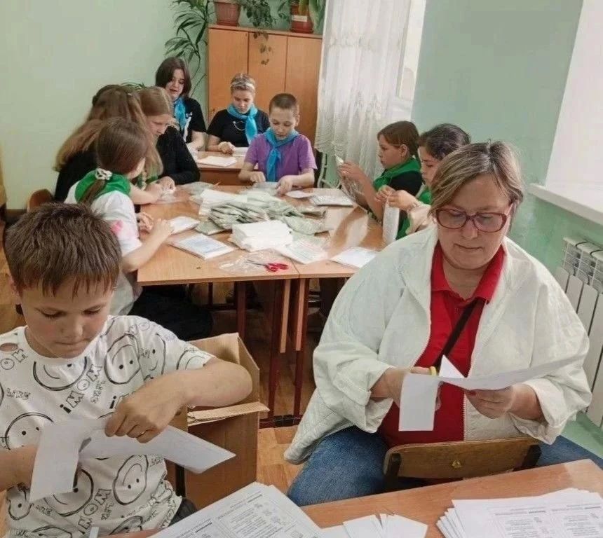 Каникулы с пользой. В пришкольном лагере школы № 3 Кавалерово ребята из отрядов «Моряки» и «Эколята» нашли способ помочь тем, кто сейчас находится вдали от дома Каникулы с пользой. В пришкольном лагере школы № 3 Кавалерово ребята из отрядов «Моряки» и «Эколята» нашли способ помочь тем, кто сейчас находится вдали от дома