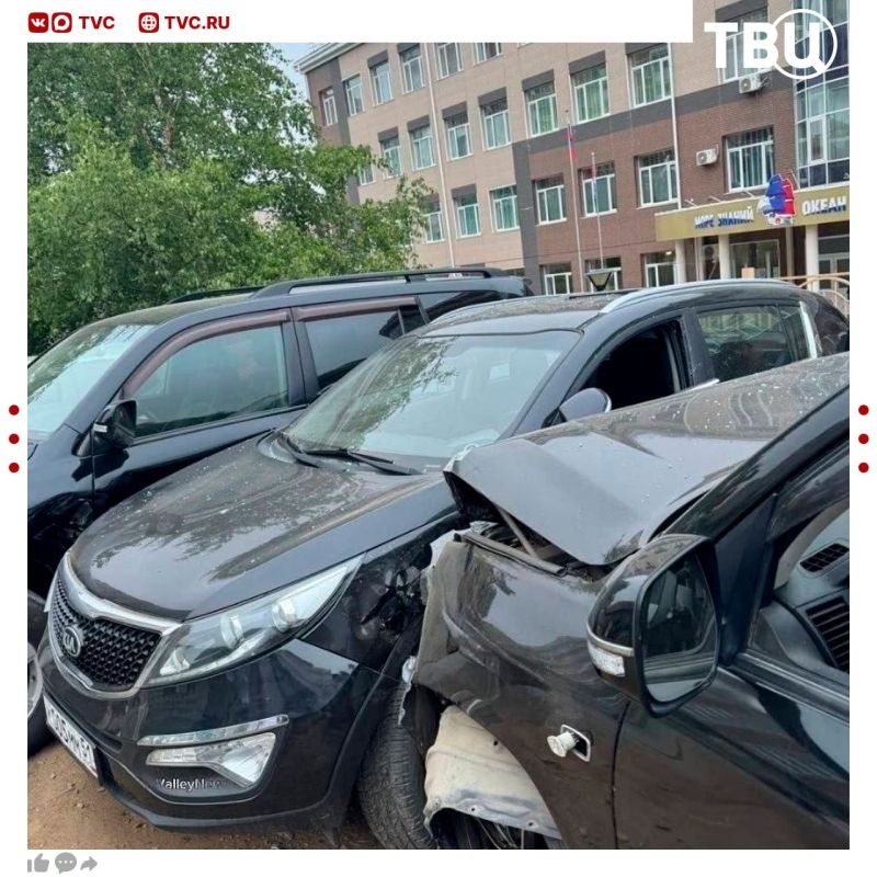 Два брата украли у отца ключи от машины и решили прокатиться Два брата украли у отца ключи от машины и решили прокатиться