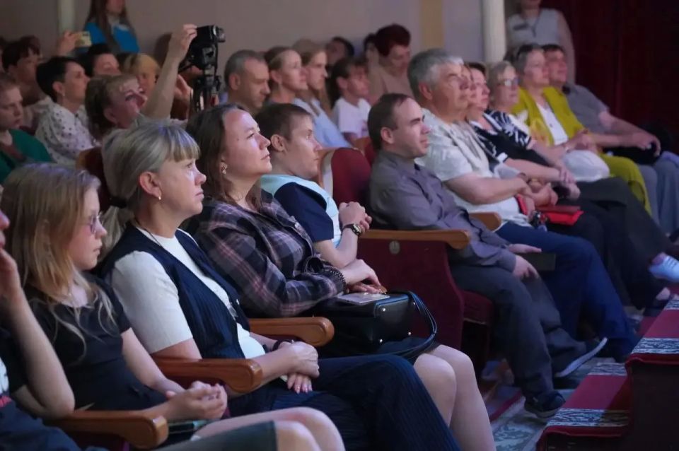 В Уссурийске прошёл благотворительный инклюзивный концерт «Свет сцены для каждого» В Уссурийске прошёл благотворительный инклюзивный концерт «Свет сцены для каждого»