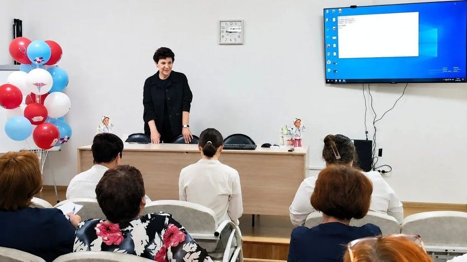 Работаем в Черниговке!. Главный специалист-фтизиатр Людмила Ивановна Шишкова посетила с рабочим визитом Черниговскую ЦРБ Работаем в Черниговке!. Главный специалист-фтизиатр Людмила Ивановна Шишкова посетила с рабочим визитом Черниговскую ЦРБ
