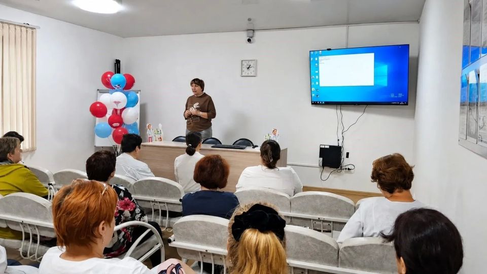 Работаем в Черниговке!. Главный специалист-фтизиатр Людмила Ивановна Шишкова посетила с рабочим визитом Черниговскую ЦРБ Работаем в Черниговке!. Главный специалист-фтизиатр Людмила Ивановна Шишкова посетила с рабочим визитом Черниговскую ЦРБ