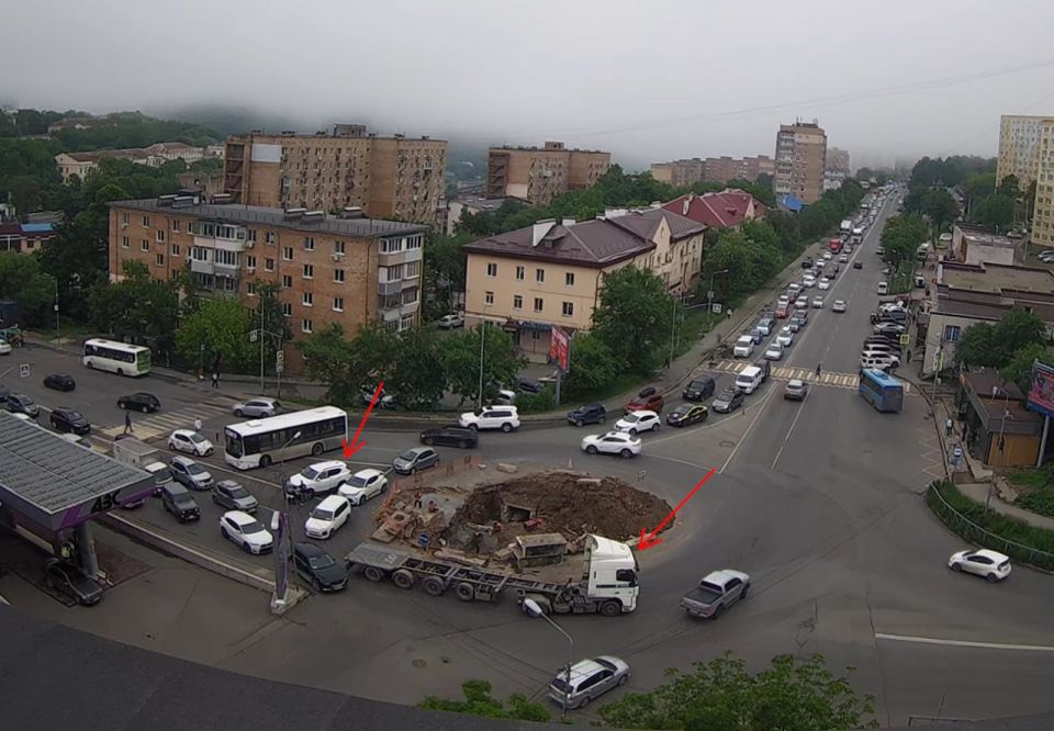 Из-за ДТП на кольце Запорожской собрались пробки со стороны Окатовой и Спортивной Из-за ДТП на кольце Запорожской собрались пробки со стороны Окатовой и Спортивной