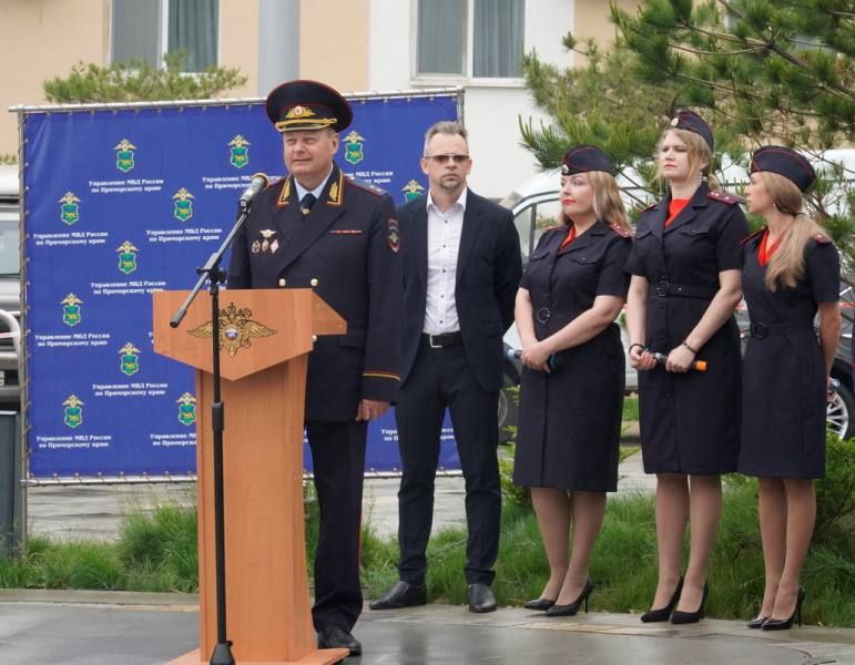 ПРИМОРСКАЯ ПОЛИЦИЯ ПРОВЕЛА ПРОФОРИЕНТАЦИОННУЮ АКЦИЮ «ОДИН ДЕНЬ С ПОЛИЦИЕЙ РОССИИ» ПРИМОРСКАЯ ПОЛИЦИЯ ПРОВЕЛА ПРОФОРИЕНТАЦИОННУЮ АКЦИЮ «ОДИН ДЕНЬ С ПОЛИЦИЕЙ РОССИИ»