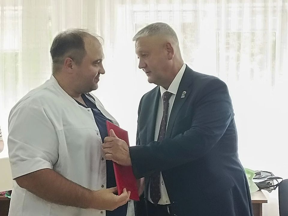 Сотрудники Находкинской больницы принимают поздравления в преддверии Дня медицинского работника Сотрудники Находкинской больницы принимают поздравления в преддверии Дня медицинского работника