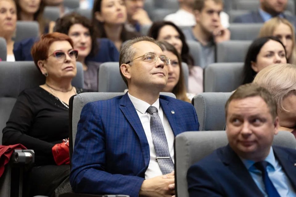 Константин Шестаков: Торжественное мероприятие, посвящённое 20-летию Приморского краевого отделения «Опоры России», состоялось сегодня в большом зале Правительства Приморского края Константин Шестаков: Торжественное мероприятие, посвящённое 20-летию Приморского краевого отделения «Опоры России», состоялось сегодня в большом зале Правительства Приморского края