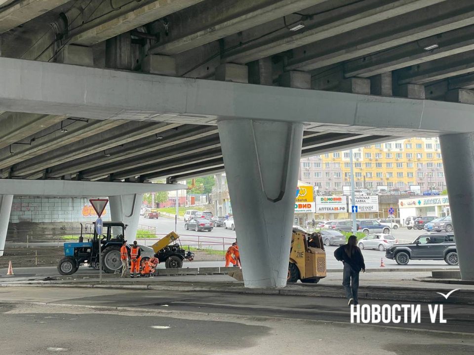 На Гоголя под мостом Дружбы сегодня делают треугольник безопасности
