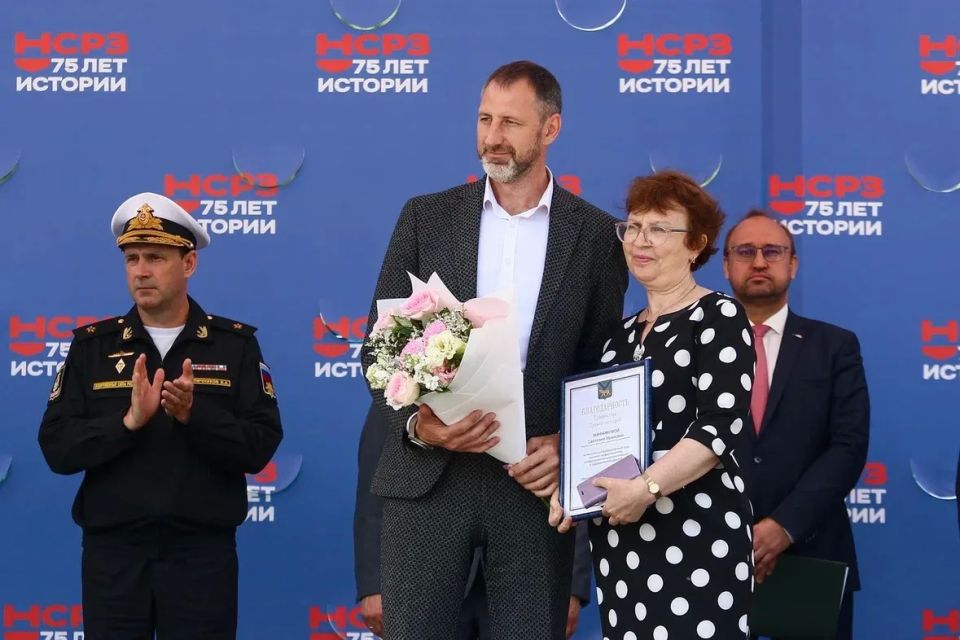 Юбилей Находкинского судоремонтного завода в фоторепортаже Татьяны Невежиной Юбилей Находкинского судоремонтного завода в фоторепортаже Татьяны Невежиной