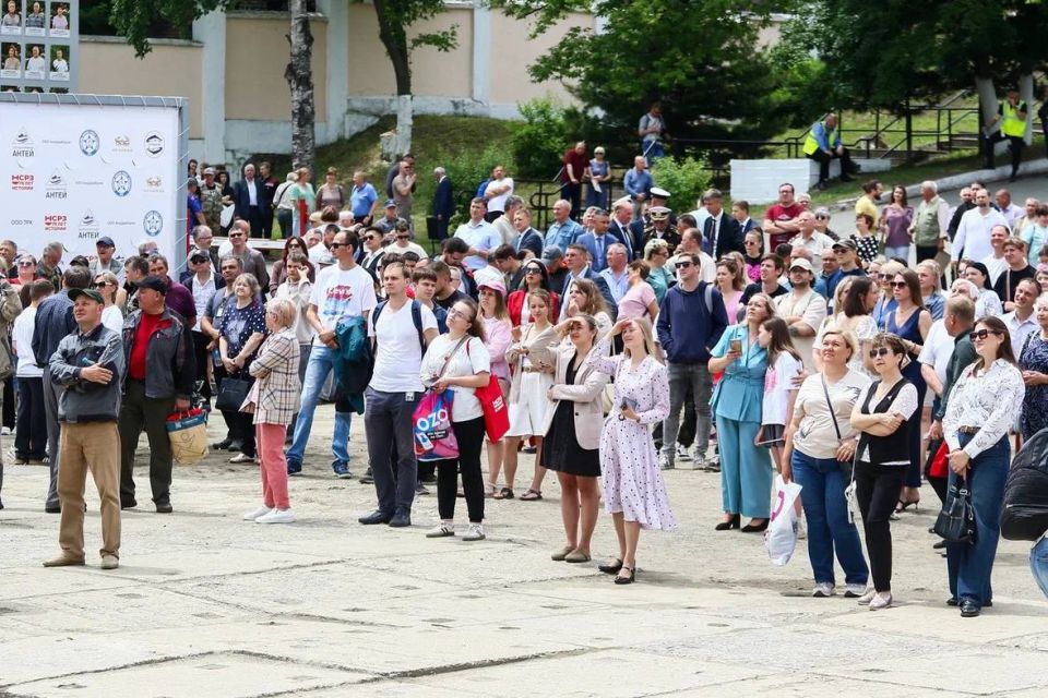Юбилей Находкинского судоремонтного завода в фоторепортаже Татьяны Невежиной Юбилей Находкинского судоремонтного завода в фоторепортаже Татьяны Невежиной