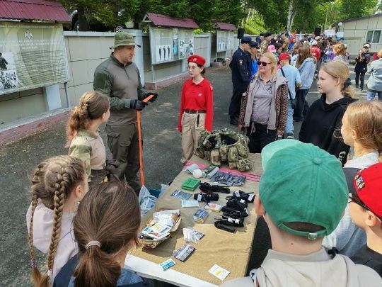 Во Владивостоке ветераны УМВД провели познавательное мероприятие для детей Во Владивостоке ветераны УМВД провели познавательное мероприятие для детей