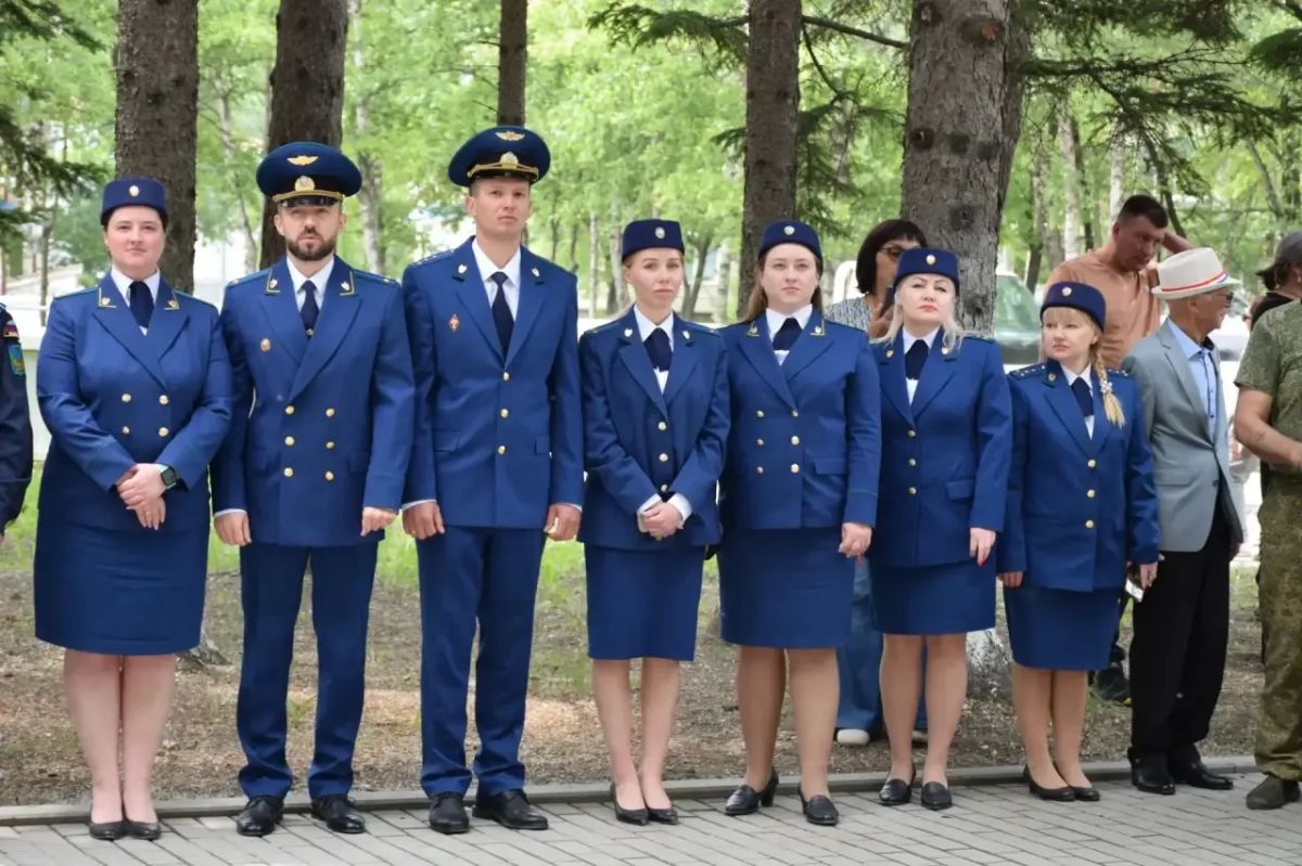 Прокуроры принимают участие в памятных митингах, посвященных 85-й годовщине со дня начала Великой Отечественной войны, и акции «Свеча Памяти» Прокуроры принимают участие в памятных митингах, посвященных 85-й годовщине со дня начала Великой Отечественной войны, и акции «Свеча Памяти»