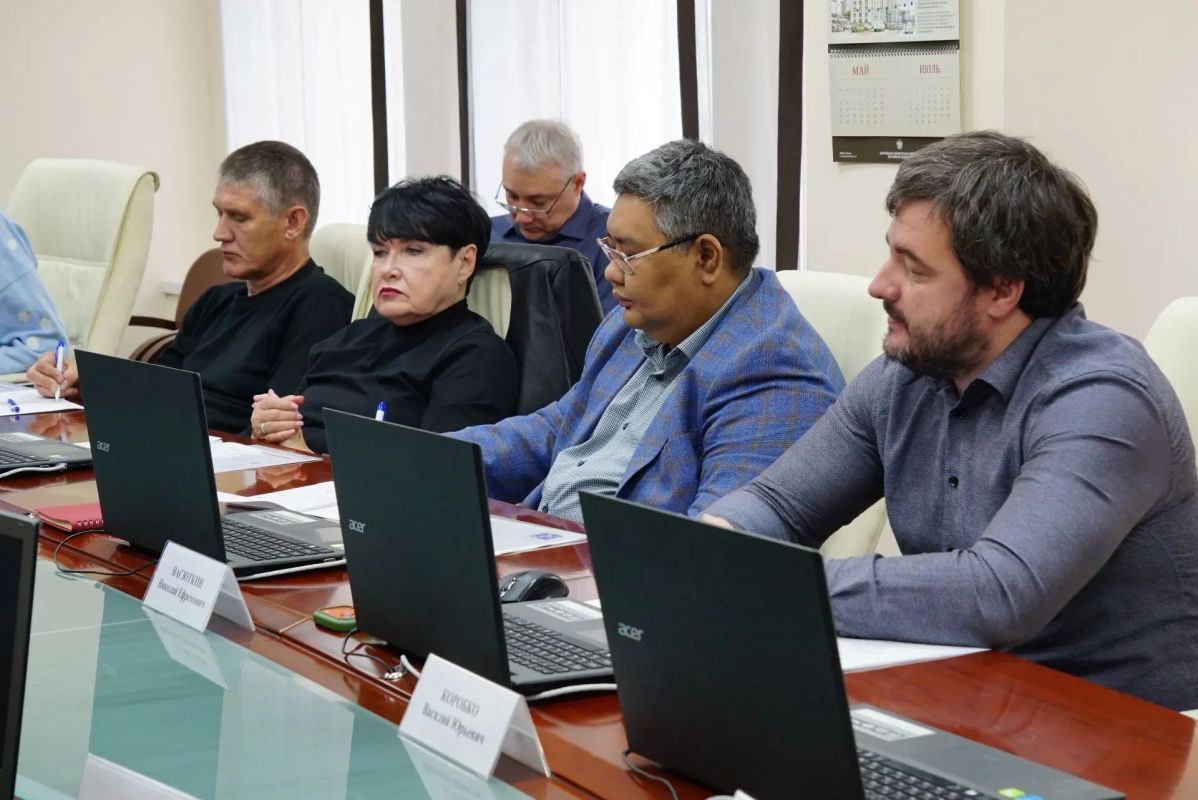 Семинар с представителями региональных отделений политических партий состоялся сегодня в Избиркоме Приморья Семинар с представителями региональных отделений политических партий состоялся сегодня в Избиркоме Приморья