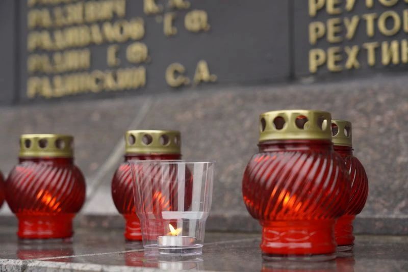 В Приморском крае в День памяти и скорби сотрудники полиции и курсанты юридического института МВД России почтили память павших на войне В Приморском крае в День памяти и скорби сотрудники полиции и курсанты юридического института МВД России почтили память павших на войне