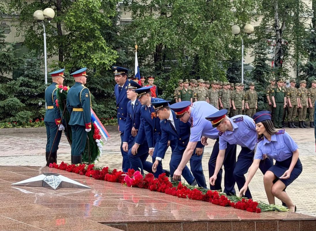 Сотрудники отдела по городу Уссурийску приняли участие в памятном митинге Сотрудники отдела по городу Уссурийску приняли участие в памятном митинге