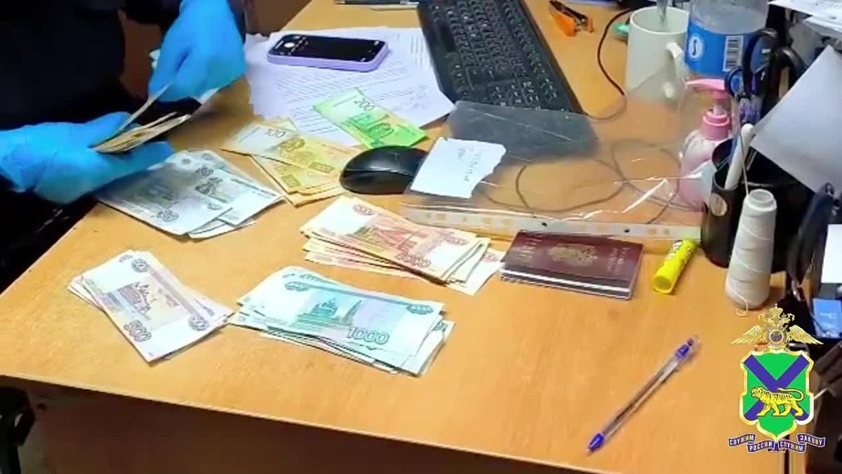 Во Владивостоке рецидивист ограбил ювелирный магазин через тайный ход