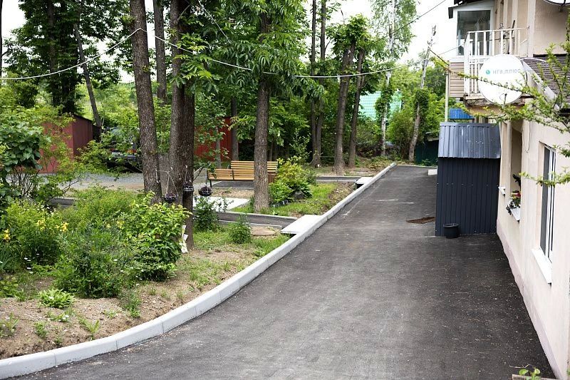 Новый асфальт и детские площадки: 12 дворов благоустроили во Владивостоке Новый асфальт и детские площадки: 12 дворов благоустроили во Владивостоке