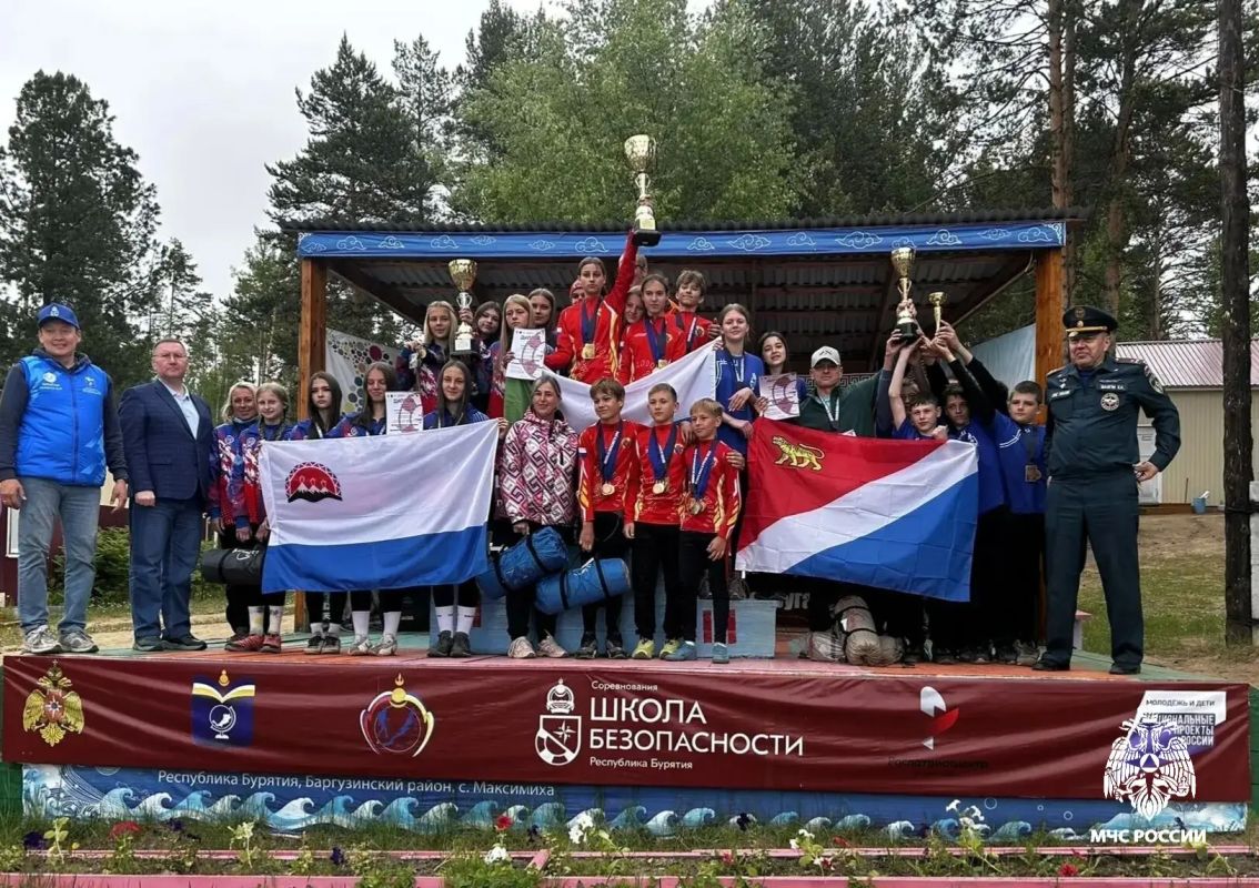 Приморские школьники вернулись с наградами с межрегиональной «Школы безопасности» Приморские школьники вернулись с наградами с межрегиональной «Школы безопасности»