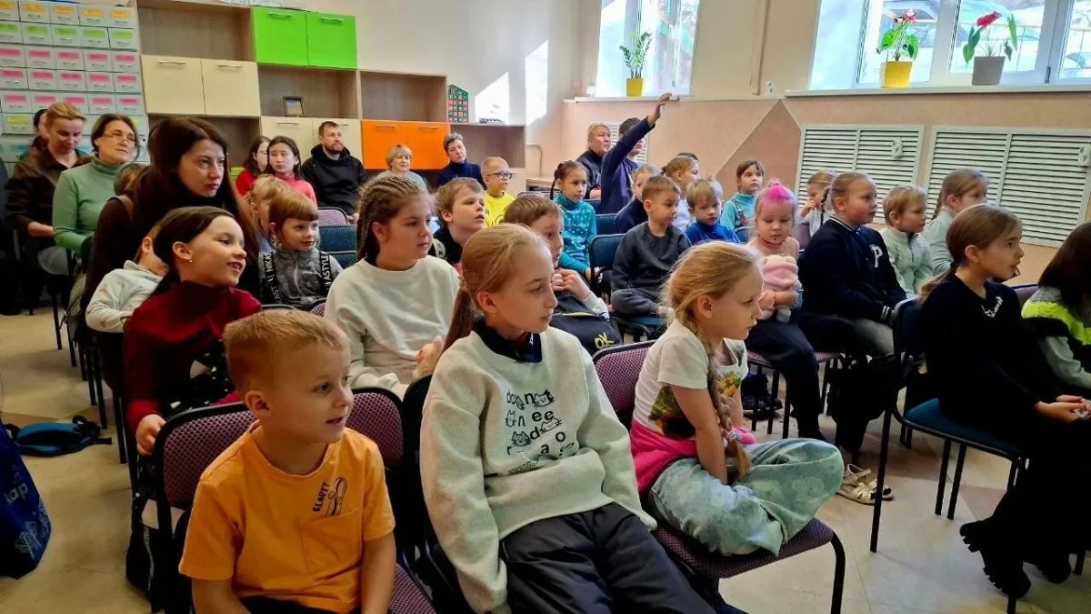 Поздравляем Приморскую краевую детскую библиотеку с 65-летием! Поздравляем Приморскую краевую детскую библиотеку с 65-летием!