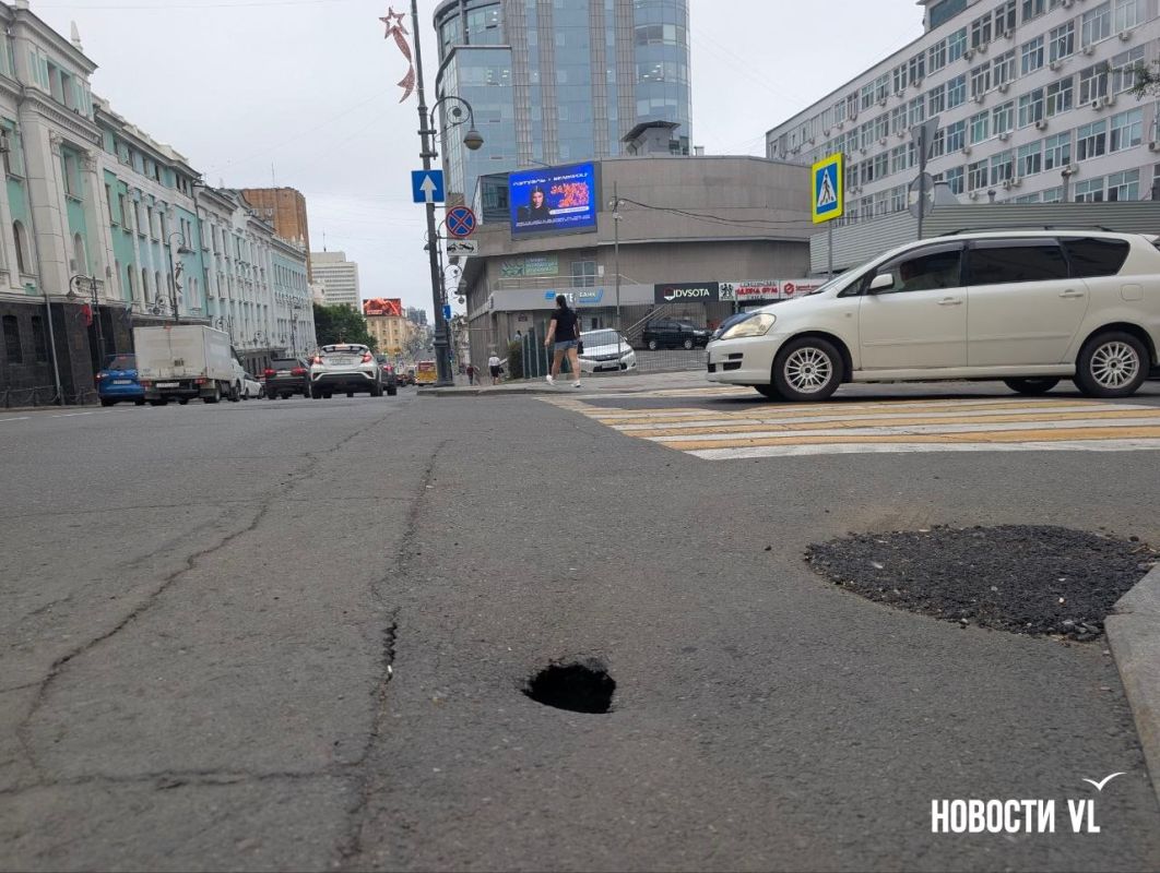 Провал на углу Пологой и Алеутской устранили Провал на углу Пологой и Алеутской устранили