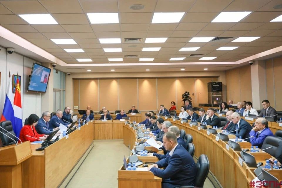 На июньском заседании Законодательного собрания Приморского края депутаты рассмотрели 27 вопросов