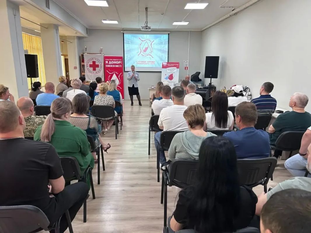 Регулярных доноров крови наградили в Уссурийске Регулярных доноров крови наградили в Уссурийске