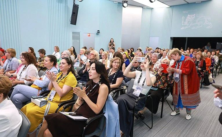 Любовь Кожина представила Приморье на форуме женщин Севера в Москве Любовь Кожина представила Приморье на форуме женщин Севера в Москве