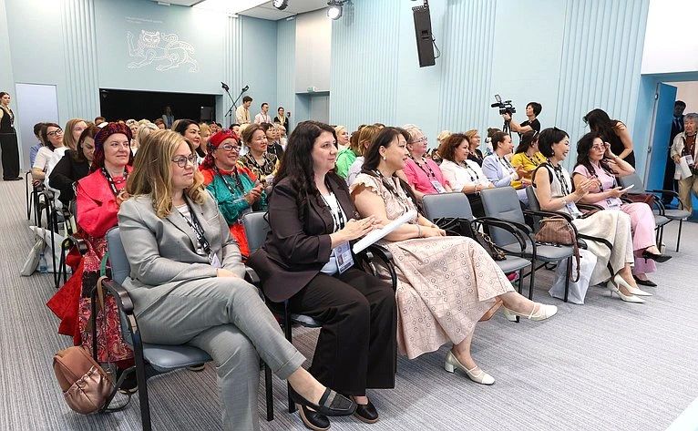 Любовь Кожина представила Приморье на форуме женщин Севера в Москве Любовь Кожина представила Приморье на форуме женщин Севера в Москве