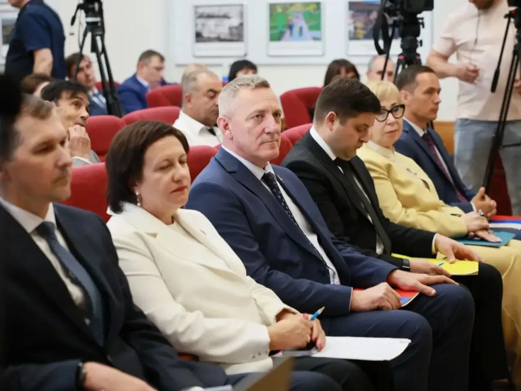 Как эффективнее работать над преображением городов и посёлков в крае, обсудили на заседании Совета председателей представительных органов муниципальных и городских округов при ЗакСобрании Приморья