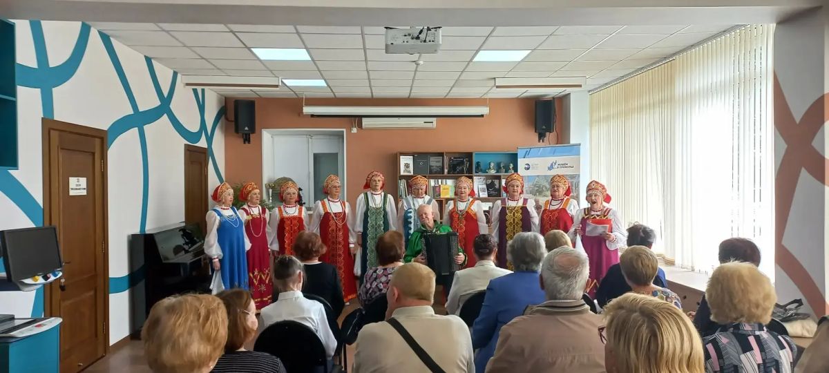 Хор «Сударушка» выступил в библиотеке для слепых ко Дню города Хор «Сударушка» выступил в библиотеке для слепых ко Дню города