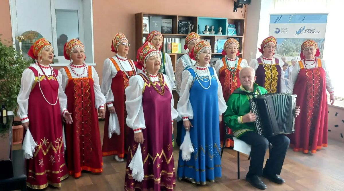 Хор «Сударушка» выступил в библиотеке для слепых ко Дню города Хор «Сударушка» выступил в библиотеке для слепых ко Дню города