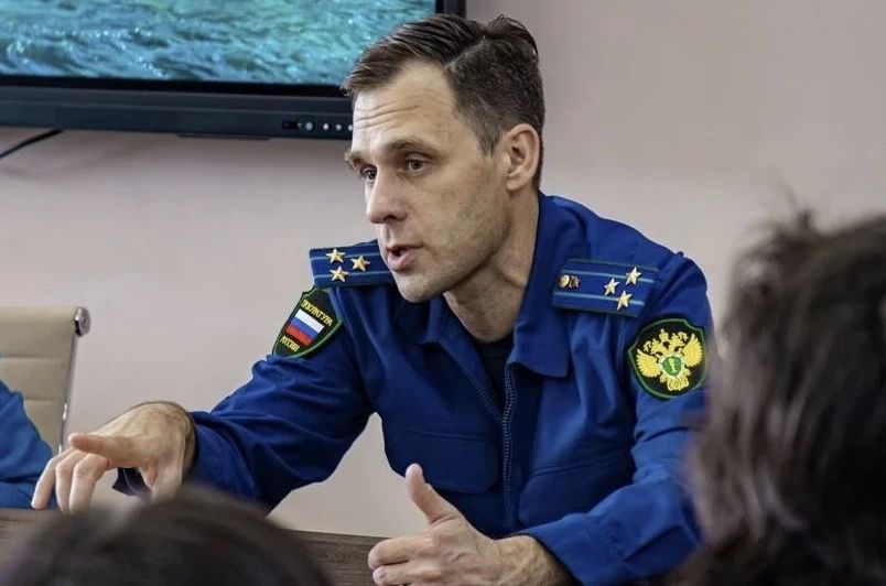 С Юными правоведами обсудили вопросы реализации несовершеннолетними своих прав и проблемы детской преступности С Юными правоведами обсудили вопросы реализации несовершеннолетними своих прав и проблемы детской преступности