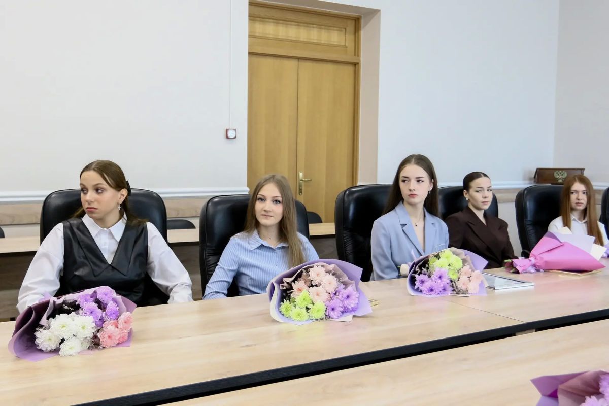 В Находке состоялось награждение талантливых школьников и выпускников В Находке состоялось награждение талантливых школьников и выпускников