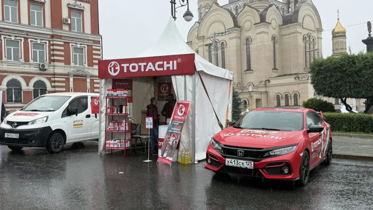 На центральной площади Владивостока уже выставили автомобили к «АВТО'САЛОНУ-2026» На центральной площади Владивостока уже выставили автомобили к «АВТО'САЛОНУ-2026»