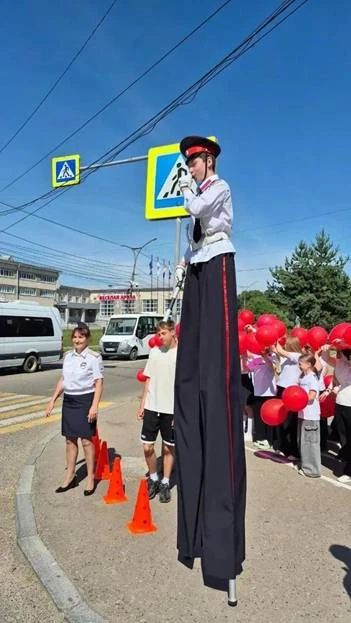 В Арсеньеве отметили 90-летие Госавтоинспекции ярким флешмобом! В Арсеньеве отметили 90-летие Госавтоинспекции ярким флешмобом!