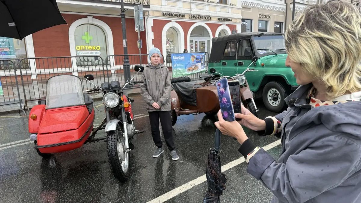 На центральной площади Владивостока уже выставили автомобили к «АВТО'САЛОНУ-2026» На центральной площади Владивостока уже выставили автомобили к «АВТО'САЛОНУ-2026»