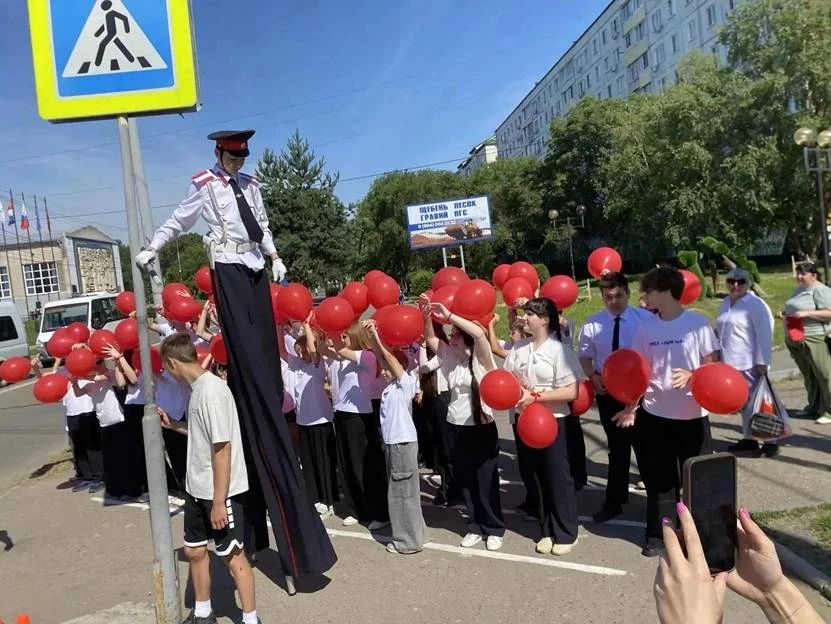 В Арсеньеве отметили 90-летие Госавтоинспекции ярким флешмобом! В Арсеньеве отметили 90-летие Госавтоинспекции ярким флешмобом!